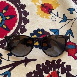 Ray-Ban - Brand New - Erika Tortoise